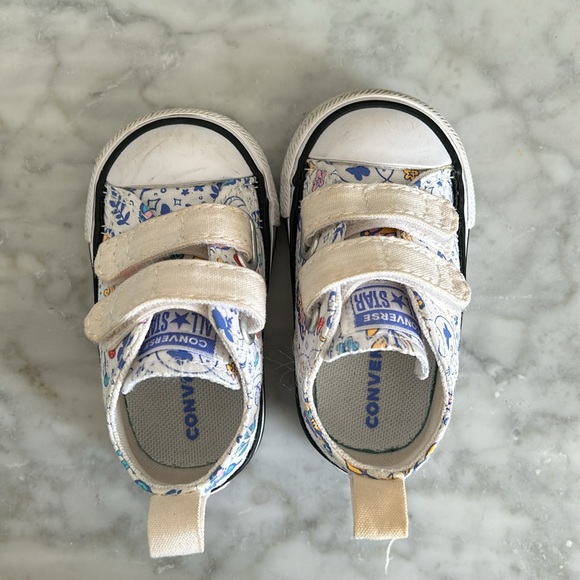 Converse All-Star Velcro butterfly infant shoes sz:2 - Picture 5 of 9